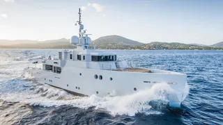39m Tansu motor yacht S7 sold